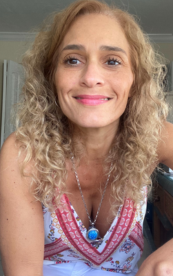Image of profile / Elizabeth Colazo