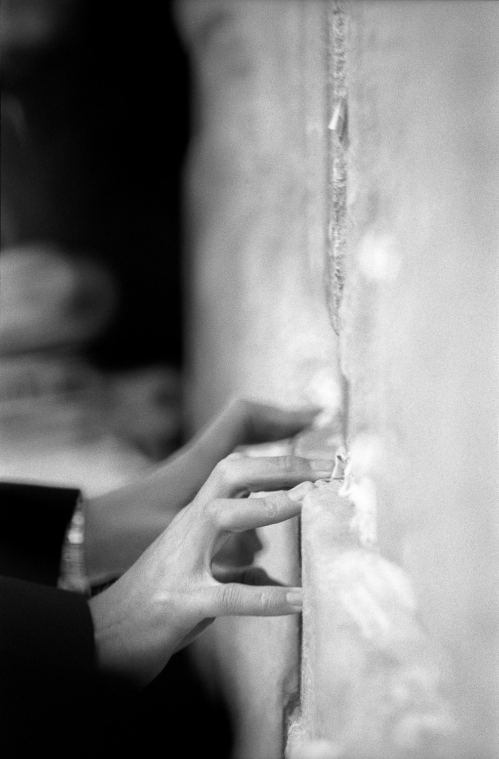 Prayer | Limited Edition Fine Art Print copy 1 of 10 | 60 x 40 cm Bild Ihres Kunstwerks an der Wand