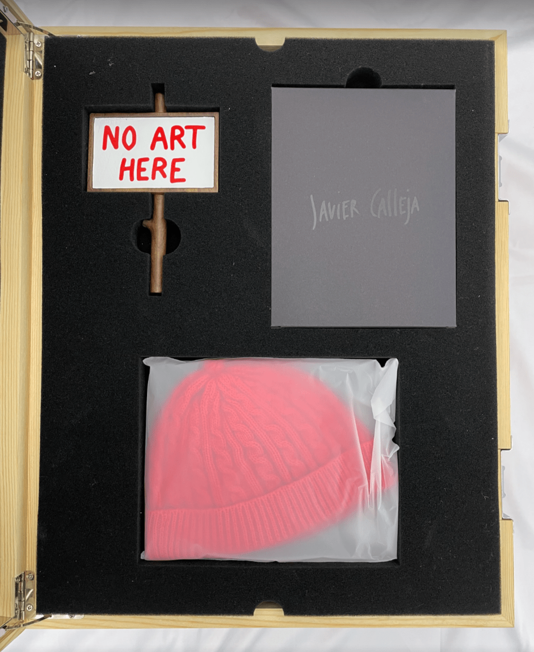 No Art Heres by Javier Calleja | TRiCERA ART