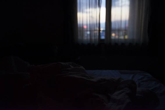 Bedrooms and blotchy windows. あなたの作品が壁にかかっているイメージ