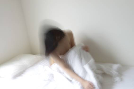 get one's hair out of whack あなたの作品が壁にかかっているイメージ